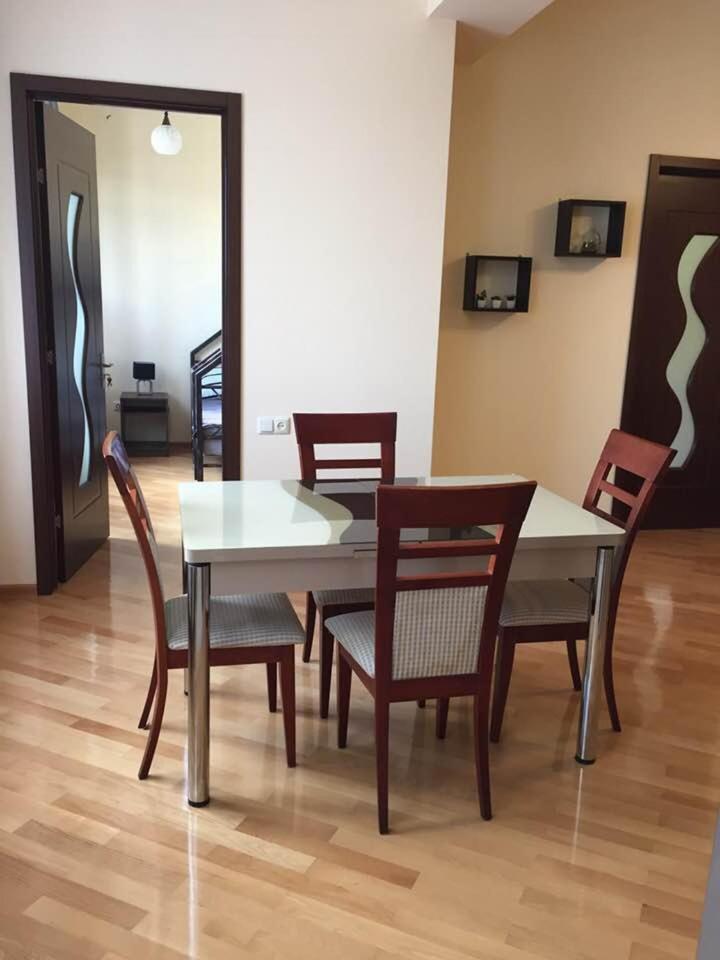 Asterias Apartment Tbilisi Eksteriør bilde